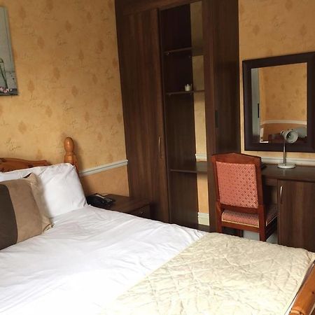 The Pines Guest Accommodation 奇彭纳姆 外观 照片