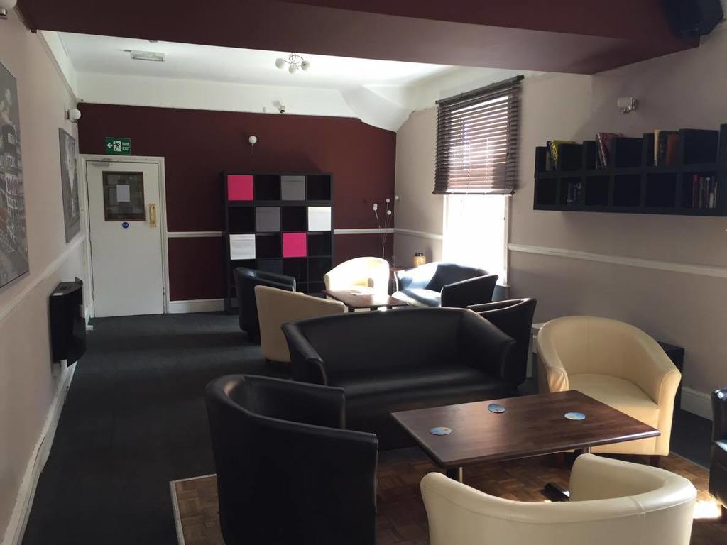 The Pines Guest Accommodation 奇彭纳姆 外观 照片