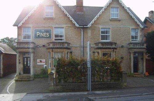 The Pines Guest Accommodation 奇彭纳姆 外观 照片
